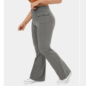 Halara casual cargo pants in color Silent Storm. Size Medium.